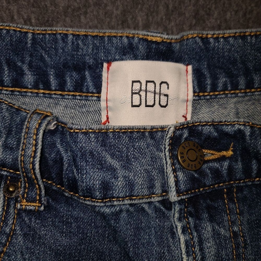 Classic Blue Women's Denim Jeans - Relaxed Fit - Picture 4 of 8